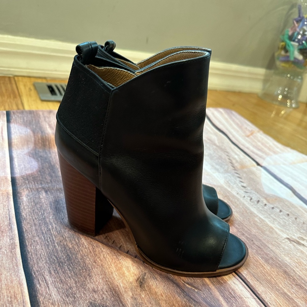 🔲 Kelsi Dagger Brooklyn leather booties🔲